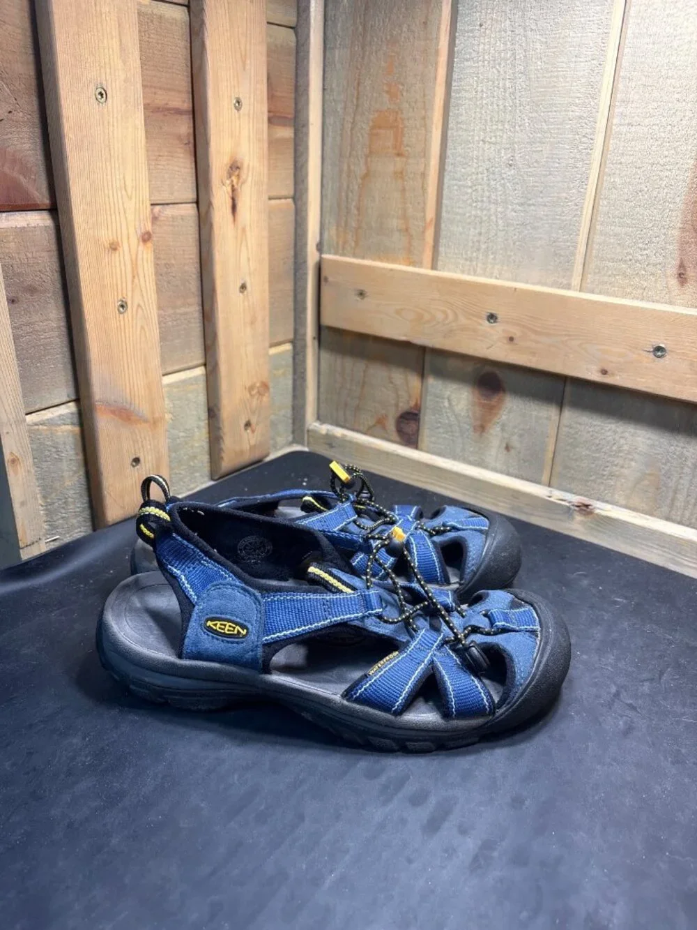 KEEN Girls Sport Sandal Blue EU 0507 Size US 7.5 UK 5 EU 38 Bungee Water Shoe